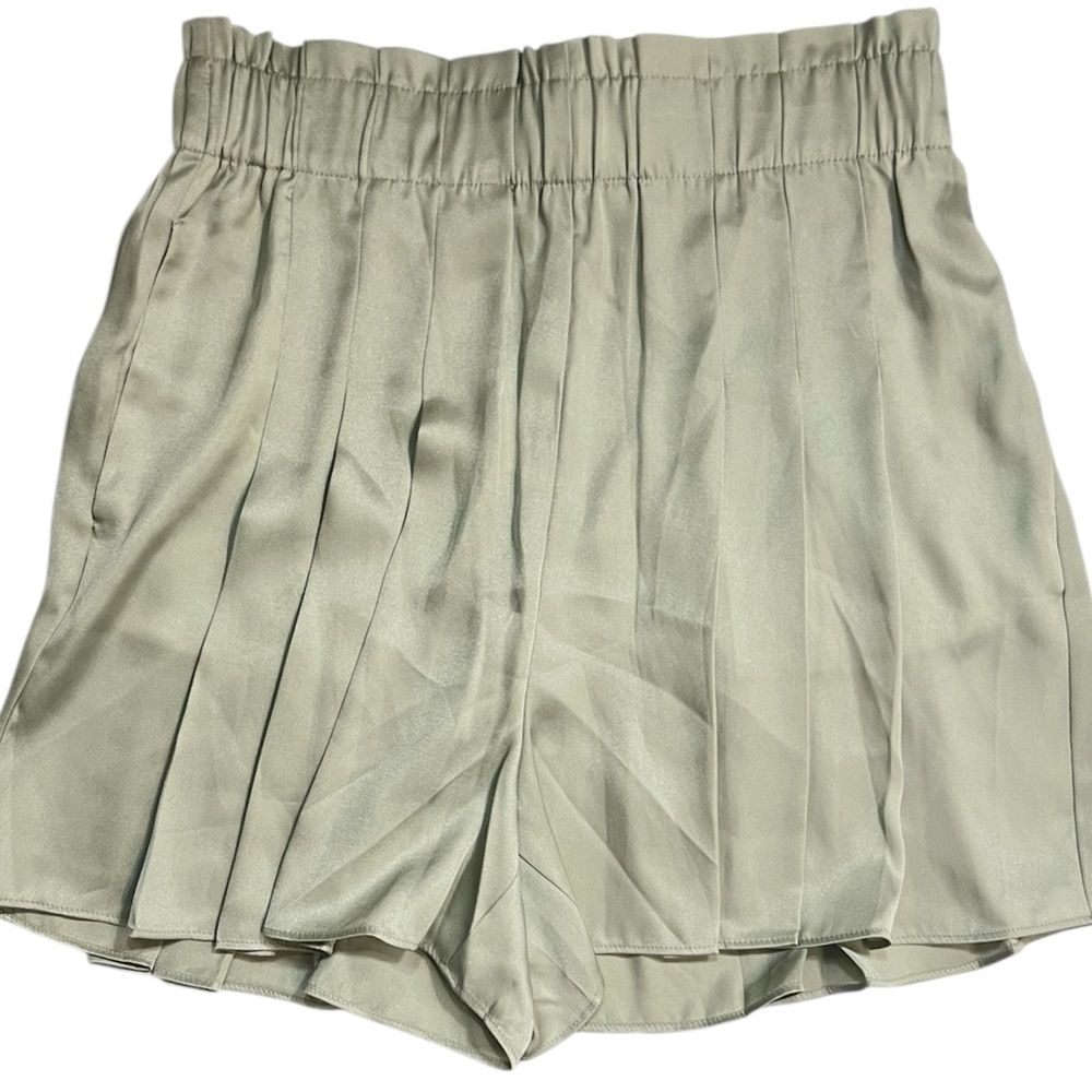 Ann Taylor High Rise Relaxed Wide Leg Pleated Shorts Medium NWT
